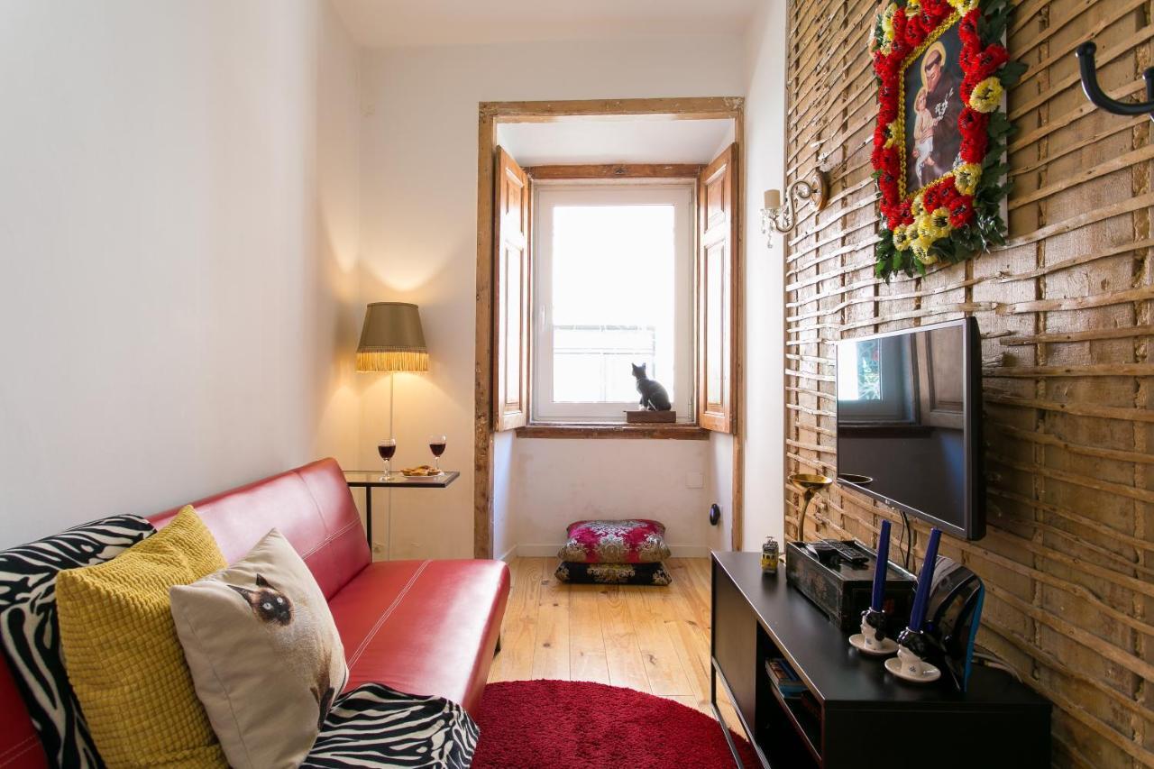 Joivy Inviting Flat Next To Bica Elevator Apartamento *